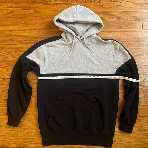 H&M Gray and Black Hoodie - Picture 2 of 7